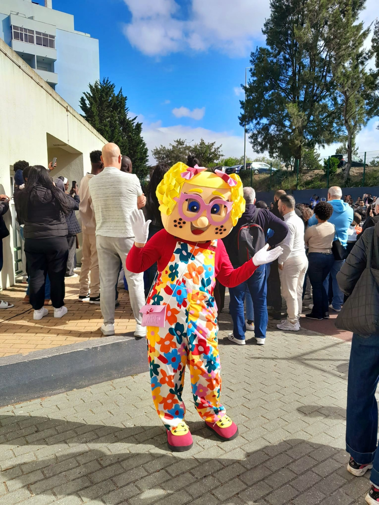 Rafinha e Lili numa festa de aniversário ao ar livre